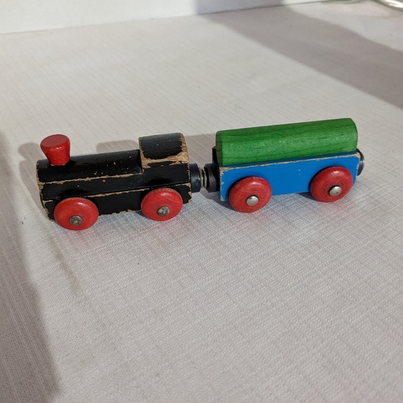 VTG Wooden Train Engine,log hauler w/log  toy wood wheels Thomas Brio compatible - Picture 2 of 16